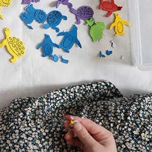 top down view of child in play therapy session